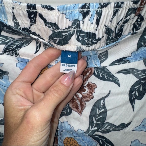 OLD NAVY Floral Print Shorts M NWOT - Picture 8 of 9